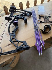 Hoyt Vicxen Compound Bow Right Hand