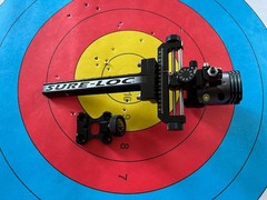 Archery: Right Hand Sureloc Surpeme Compound Sight Rail (UV3 scope not included)