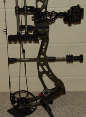 Loaded Right Hand 2025 Bowtech Solution LS Bow Package-24.5 to 30″, 60 to 70 lb