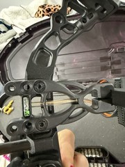 Diamond Archery Atomic Compound Bow Set Black Purple 29lb 19in Case Accessories