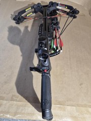 BARNETT ARCHERY MODEL XP 370, W/ FOUR BOLTS IN QUIVER (B33009203)