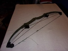 Bear Whitetail Hunter Vintage Green Camouflage Compound Bow