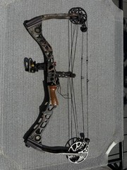 Mathews Solocam Switchback XT RH 50 lb 27in Draw 31in Camo Compound Bow