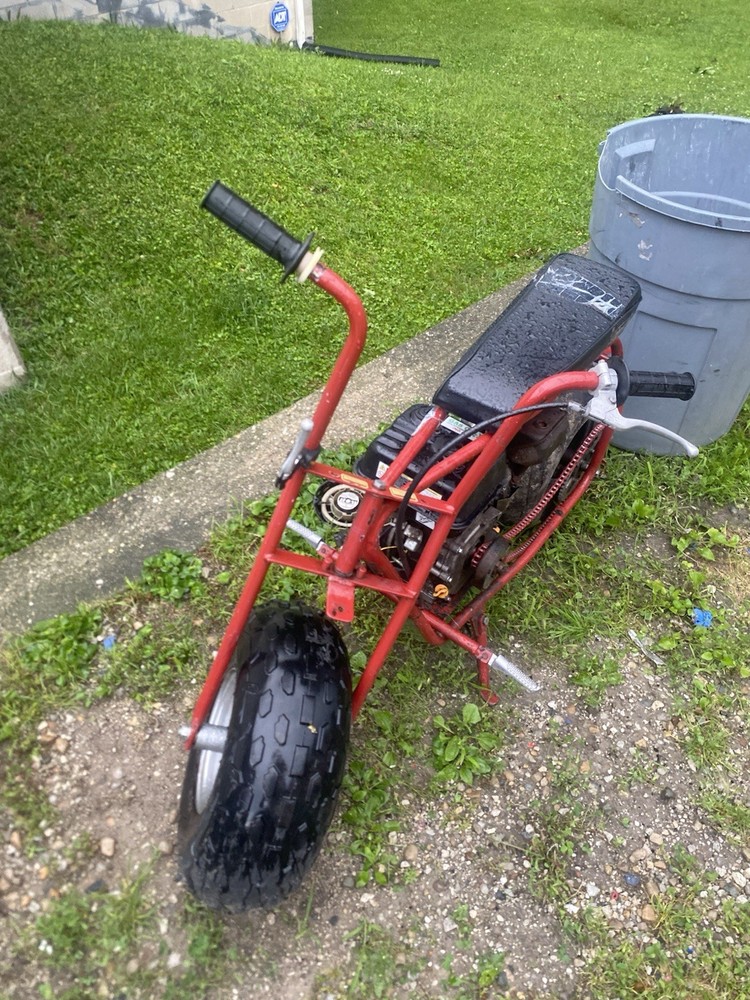 Red/Black Gas Mini Motorcycle with Seat, Integrated Footrest