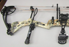 Bear Vast Compound Bow 20-30″ Draw Length 70lbs w/ sight, quiver + more