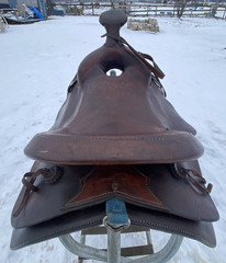 Used Simco 15.5″ slick seat Western roping saddle US made