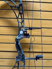 Obsession Defcon M2 6 Compound Hunting Bow – 70#, 27” – Item 3754