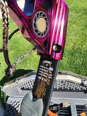 Mathews Right-Hand Target Compound Bow 50lb 26in Draw Pink/Black Aluminum