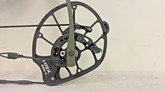 Hoyt REDWRX Carbon RX-9 RH 28.25-29″ 70lbs. Wilderness Compound Bow