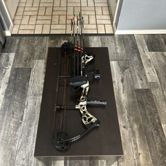 Bear Archery Vast (RTH) Compound Bow Camo with Arrows, Quiver, and Sight