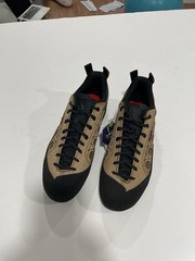 NEW size 12.5 adidas Guide Tennie Rock Climbing Approach Shoes Cardboard Brown