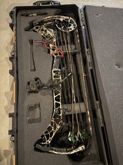 Mathews V3 RH, Pelican case, Brand New Strings, VAP TKO Arrows, and More