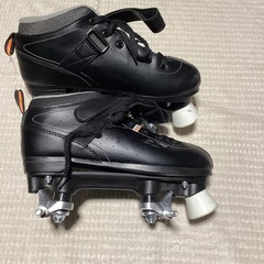 Roller Derby Viper Black Quad Roller Skates 4-Wheel 4-Wheel. Men 8, no wheels.