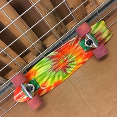 New Globe Bantam Graphic ST Tie Dye Complete Skateboard – 6in x 23in