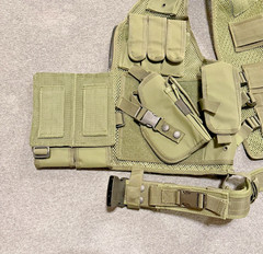 UNBRANDED Military Tactical Vest With Gun Holster Green ADJUSTABLE( NEW NO TAGS)
