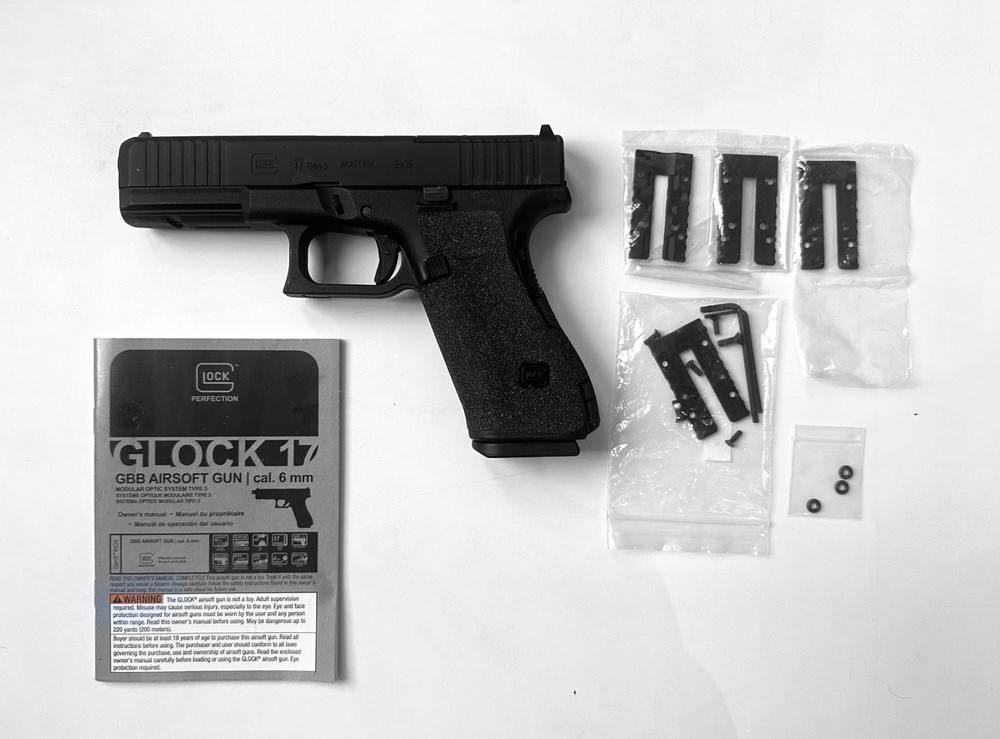 GHK Airsoft G17 Gen 5, cal 6mm. MOS Version 1 with 4 optic plates included.