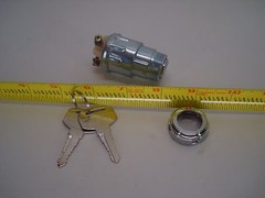 UNIVERSAL IGNITION SWITCH LOCK FLUSH MOUNT 24-VOLT 2-KEY 3 POSITION ON OFF START