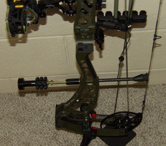 Loaded Right Hand 2025 Bowtech Solution LS Bow Package-24.5 to 30″, 60 to 70 lb