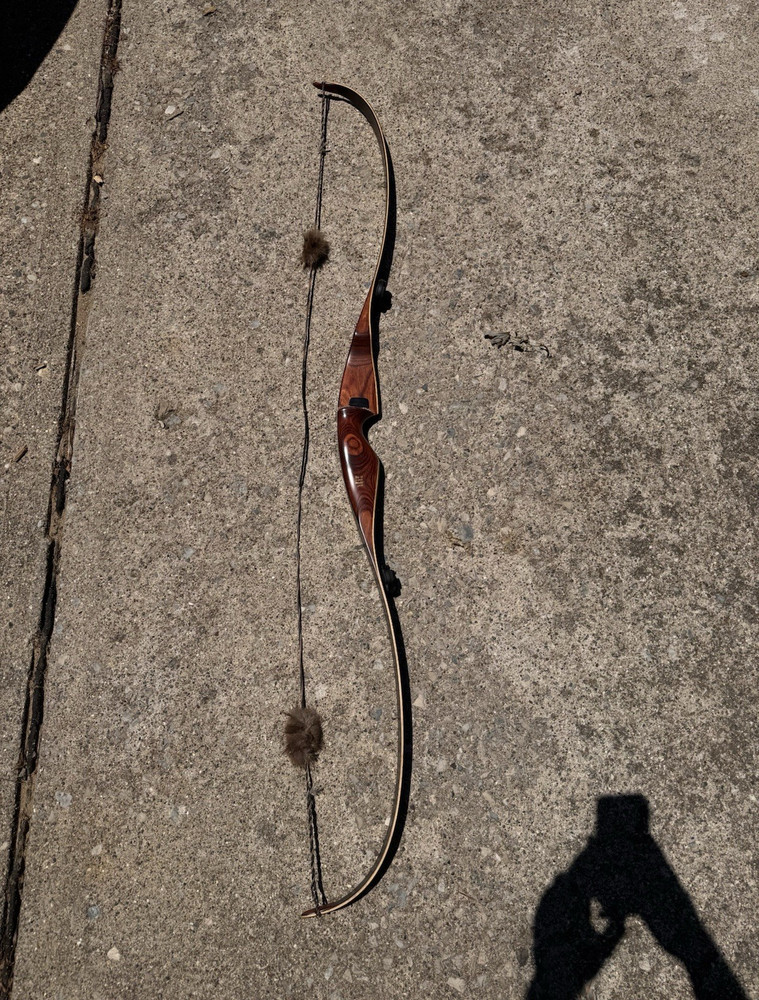 Bear Archery Grizzly BG-11 Recurve Bow 60in 50# @ 28in Right Hand