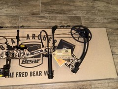 Bear Archery Adult Compound Bow, Legit RTH – AV13A21017R