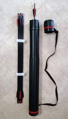 10 Fiberglass 30″ Inch Arrows and Matching Red Black Telescopic Quiver