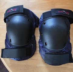 Wrist Knee Elbow Pads Multi Sport Eight Ball Kids 8+ Protective Pad Set Black