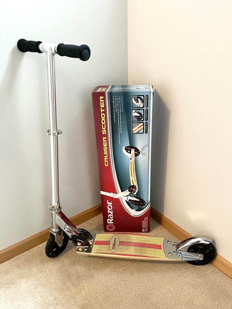 Razor Cruiser Scooter – Yellow/Red Wood Deck – Good Condition with Original Box