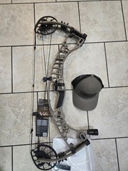 *FREE SHIPPING* Hoyt VTM Thirty One Compound Bow right hand *FREE SHIPPING*