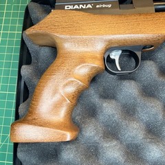 Diana Airbug .22 Caliber Co2 Pellet Pistol w/hard Case, Sight, Mag. New Other
