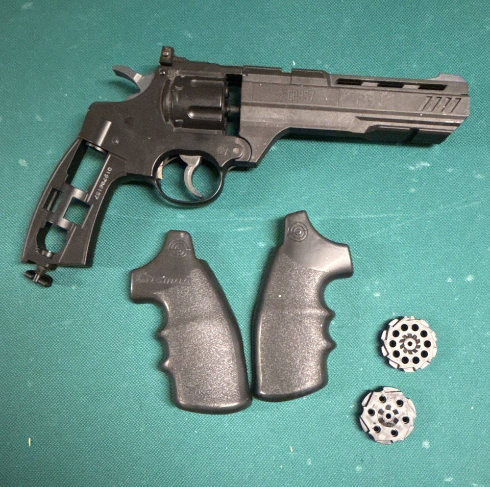 Crosman CR357 CO2 .177 Cal Air Pistol Revolver 435fps with extra clip