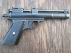 Excellent Hard to Find Challenger Arms PLAINSMAN CO2 Gas Pistol in Box w/ Papers