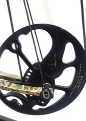 Mathews Mission Craze II RH Compound Bow w/ Dead Nuts 3, 4-Pin Fiber Optic Sight