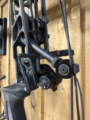 Mathews Lift 29.5 Right-Handed
