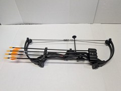 Bear Brave Compound Bow RH 32in Axle to Axle 3 Arrow Quiver Case Black