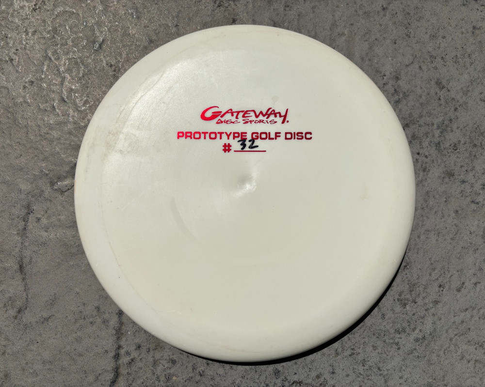 Gateway Disc Sports Prototype Putter #32 – White 174g – Rare Collectible Disc