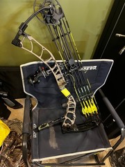 Elite Omnia OD Green 70 Lbs. 24.5-30″ RH Right Handed Compound Bow Hunting Arche