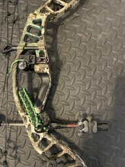 Hoyt nitrux Compound Bow Camo 60-70lbs 24-27in RH 33in MPN 1933930