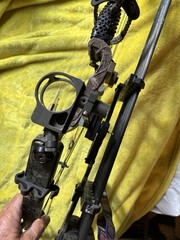 Bowtech Tomkat Compound Bow Camouflage Black with Sight , Quiver, And Arrows