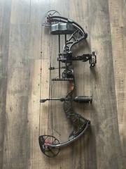 Bowtech Invasion CPX RH Ready to Hunt Package 70# 26-30″ 343fps!