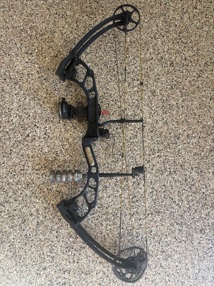 PSE Stinger x Right Hand Compound Bow