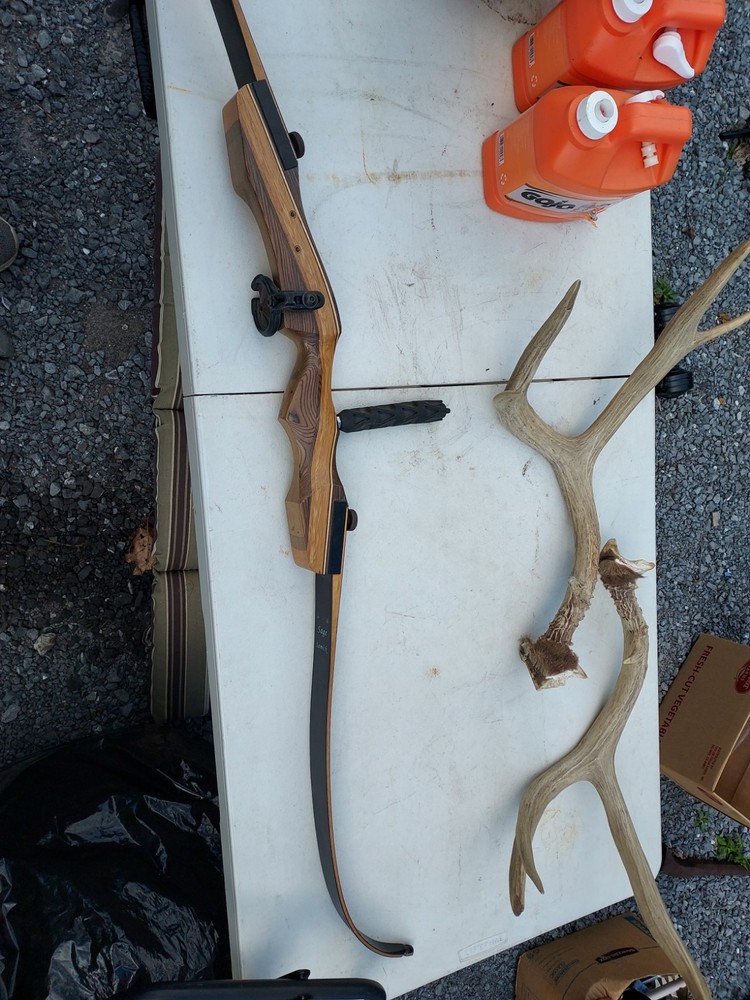 Sage Samick Recurve Bow (62in 45lb) RH hand draw