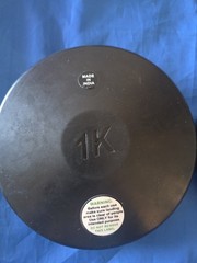 2x Durable Black Rubber Practice Discus (1.0 Kg) for Expert Training Sessions