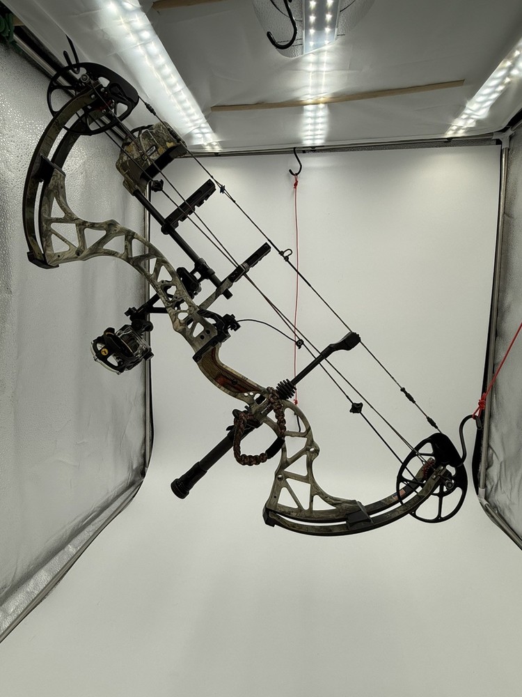 Bowtech Invasion CPX-RTH package 70# 26-30″. Balanced and tuned, Near Perfect!