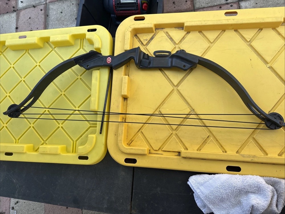 Crosman Elkhorn Youth Compound Bow Used