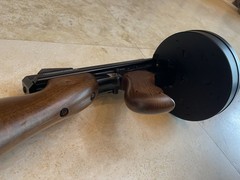 Thompson Submachine Air Gun 45MIAl No.1244194 in Black and Imitation Wood BB Gun