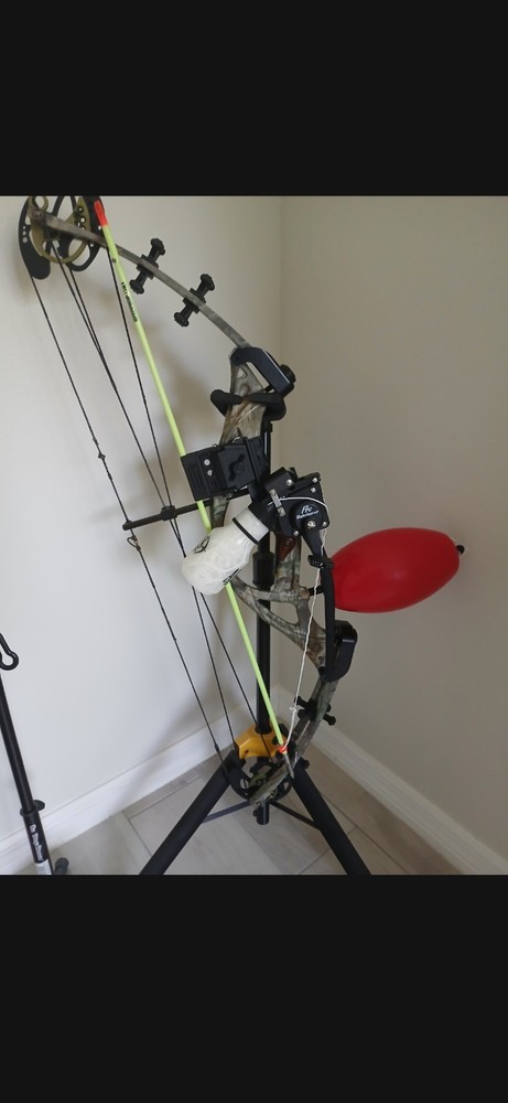 Hoyt Bow With Bow Fishing Set Up