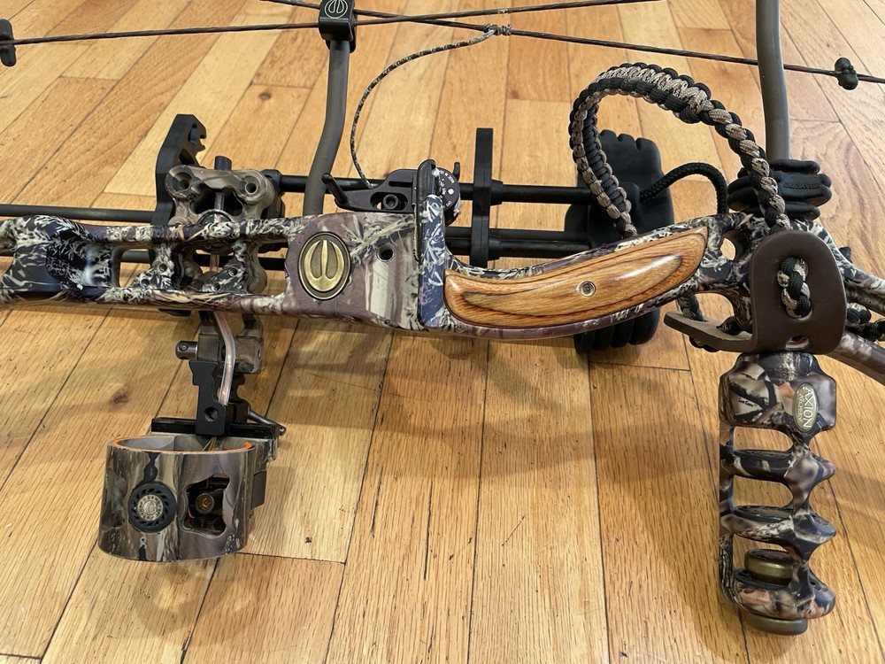 Elite Archery Answer Right Hand Camo Compound Bow 70lb