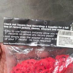 (100) Red Flat 45 RPM Record Adapters – Snap-in for 7″ Records