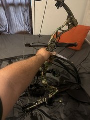 Compound Bow Camouflage Black Right Hand with Accessories and Case
