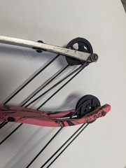 Hoyt Banshee Compound Bow 44in Pink Camo Hoyt USA Cobra Sight Rest Stabilizer